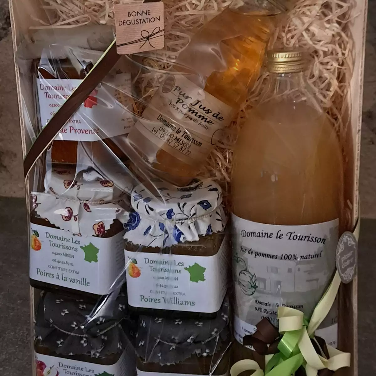 Coffret 5 pots, 1 litre de jus de pomme et une de 25cl